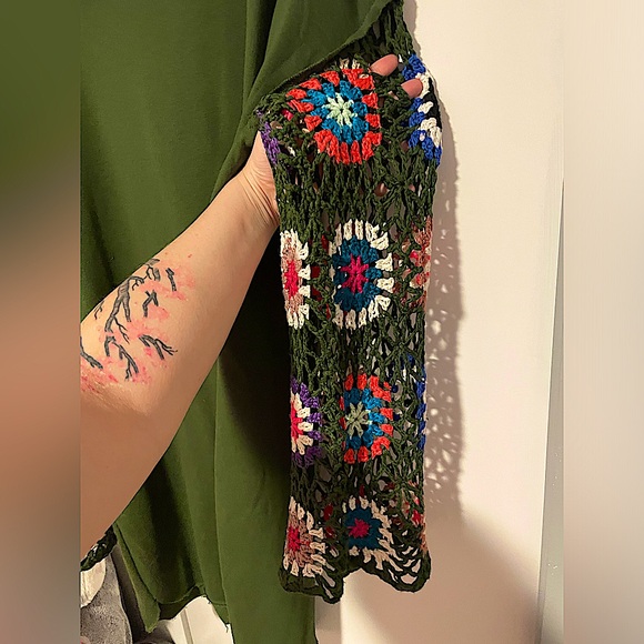 Umgee Crochet Sleeve French Terry Dress in Olive NWOT - Picture 7 of 8